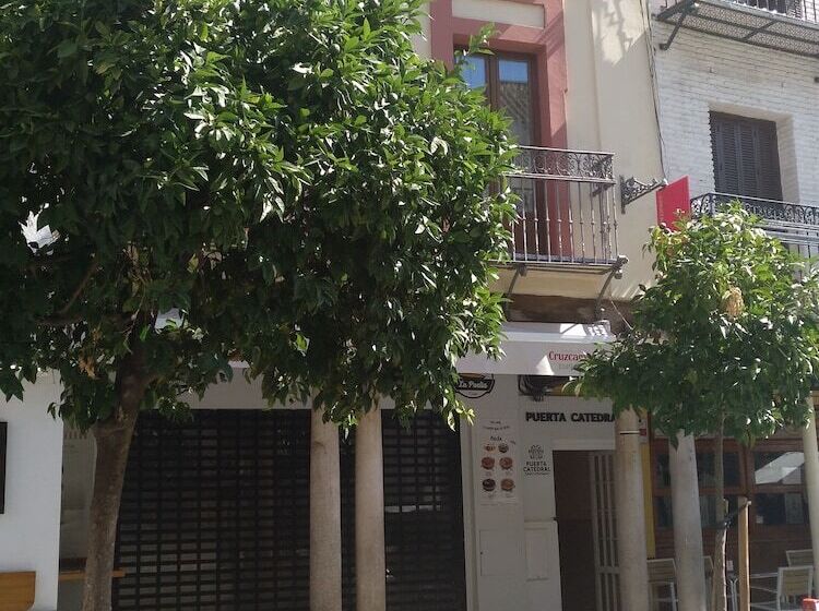 هتل Puerta Catedral Apartments