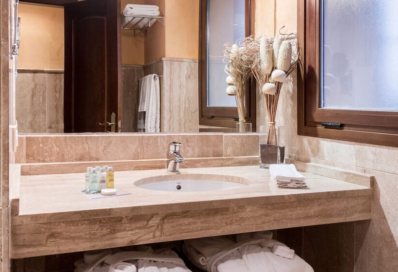 هتل Puerta Catedral Apartments