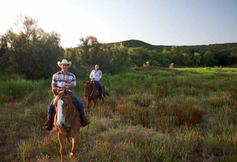 Сельский отель Wildcatter Ranch & Resort