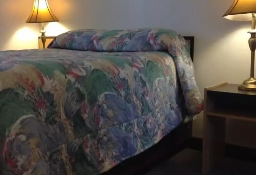 Wanakena Motel