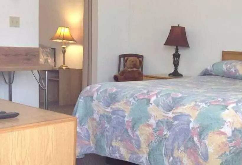 Wanakena Motel