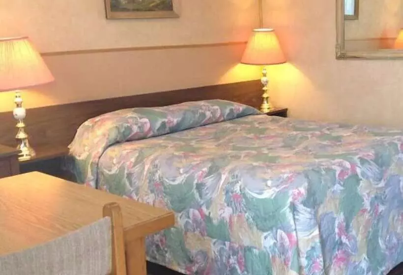 Wanakena Motel