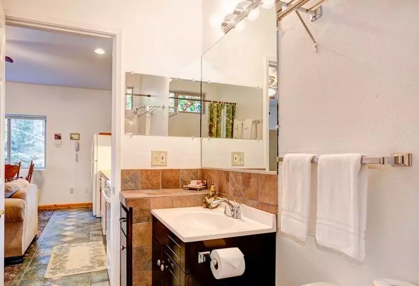 Yosemite Woods Lower