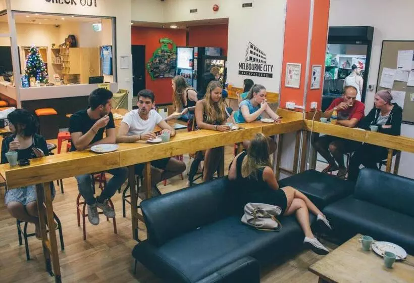 Общежитие Melbourne City Backpackers