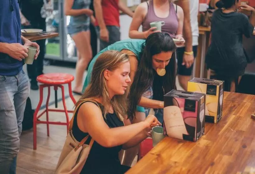 Общежитие Melbourne City Backpackers