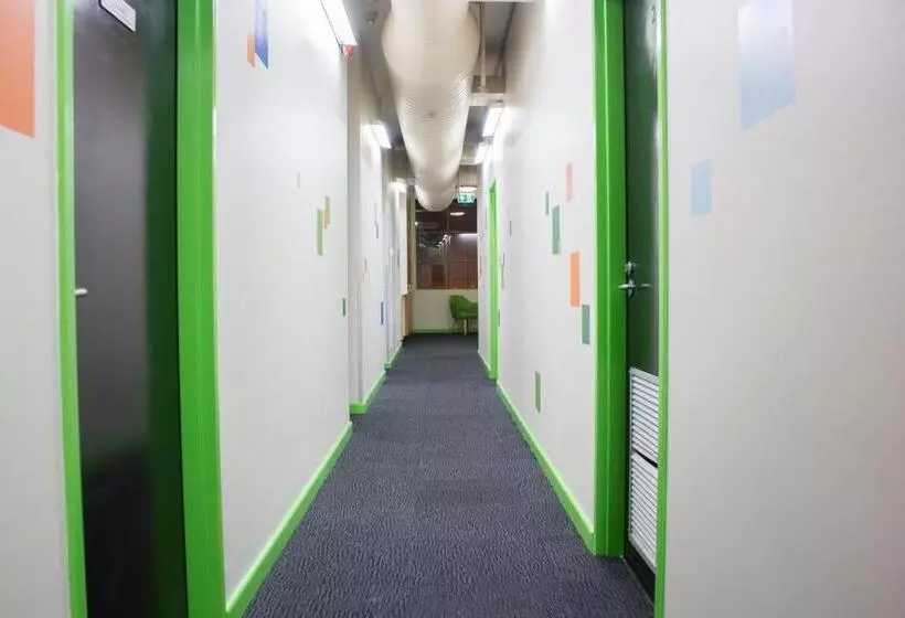 Общежитие Melbourne City Backpackers