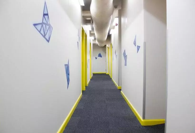 Общежитие Melbourne City Backpackers