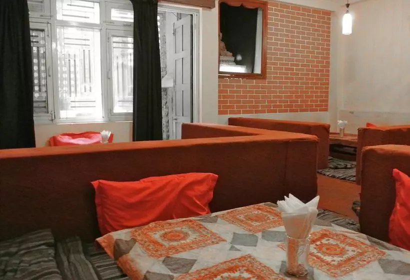 هاستل Shree Lal Inn