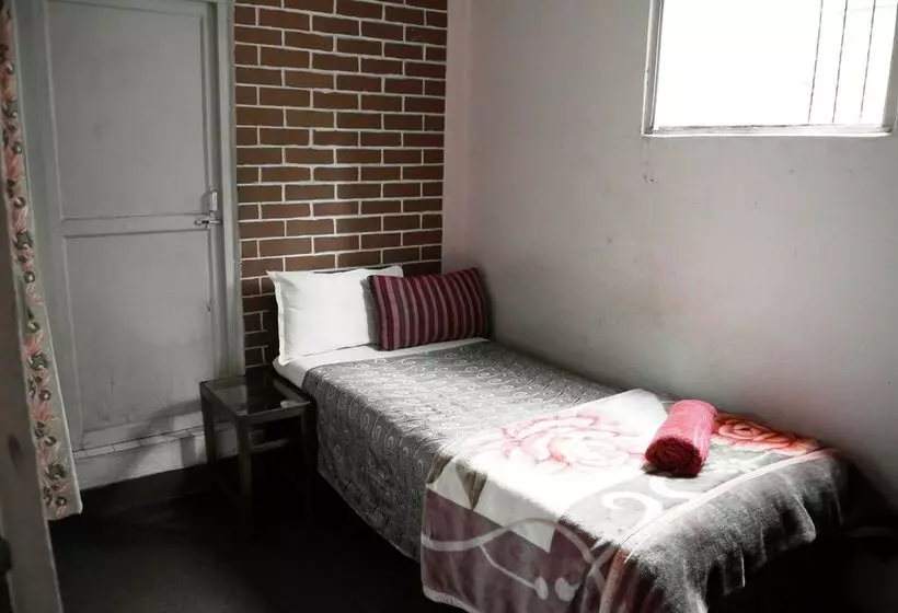 هاستل Shree Lal Inn