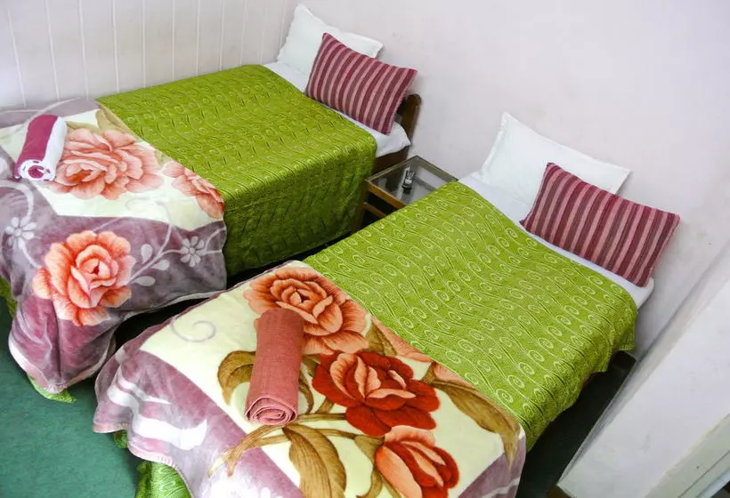 هاستل Shree Lal Inn