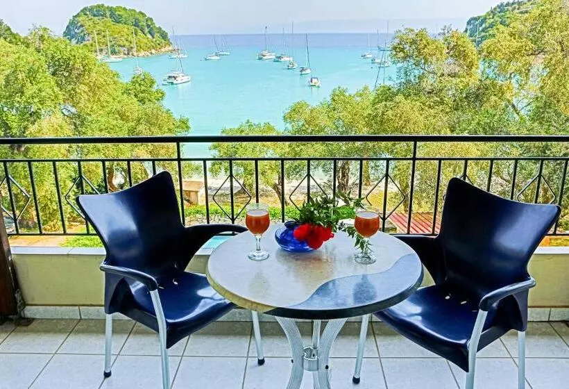 Amfitriti Hotel & Studios