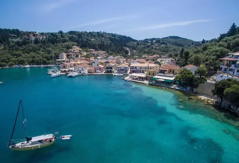 Amfitriti Hotel & Studios