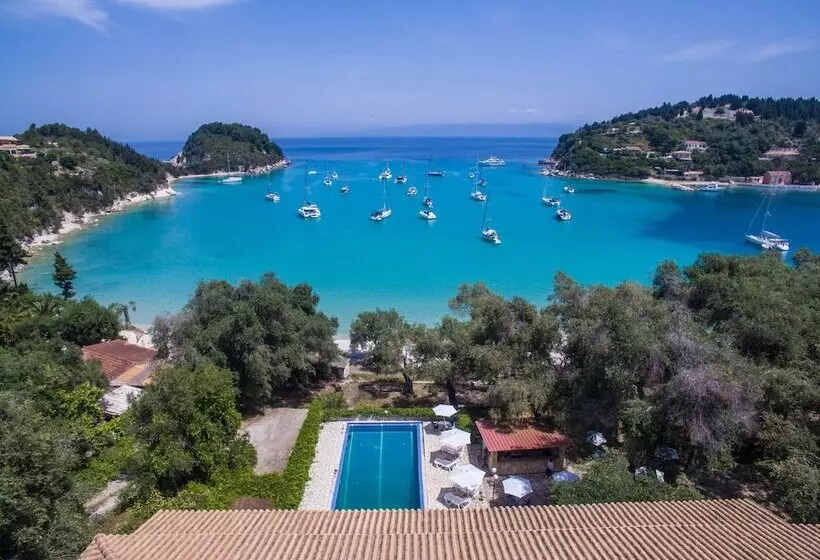 Amfitriti Hotel & Studios