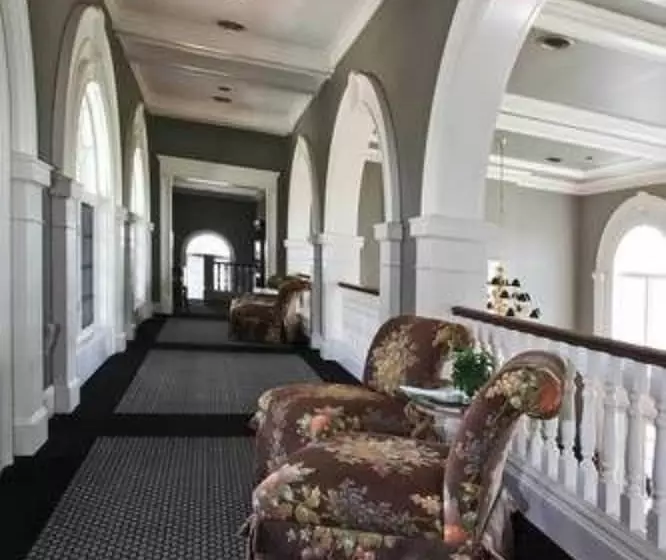 Bed and Breakfast Claremont Inn & Winery