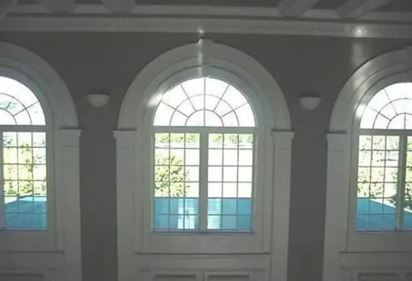 Bed and Breakfast Claremont Inn & Winery