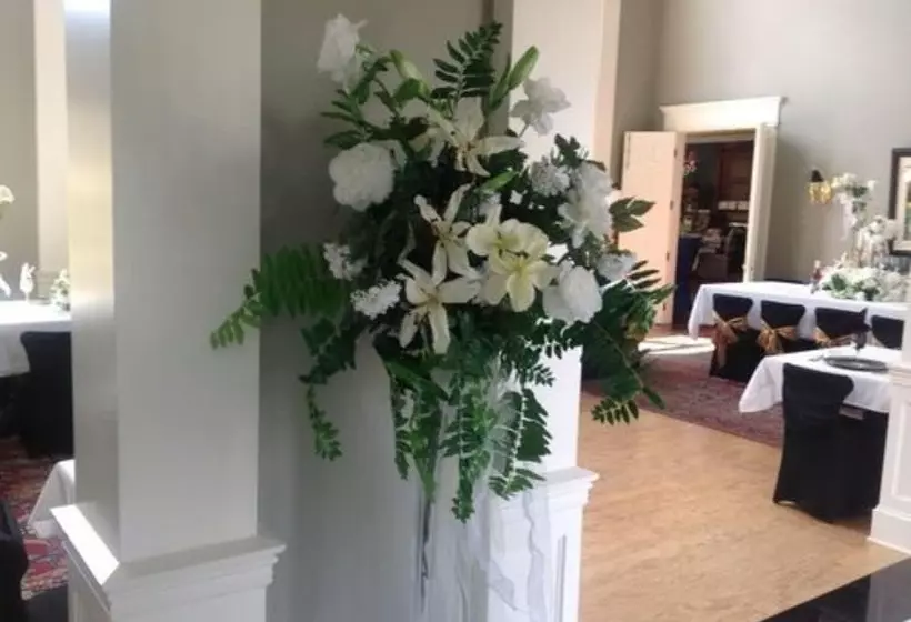 Bed and Breakfast Claremont Inn & Winery