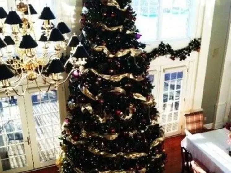 Bed and Breakfast Claremont Inn & Winery