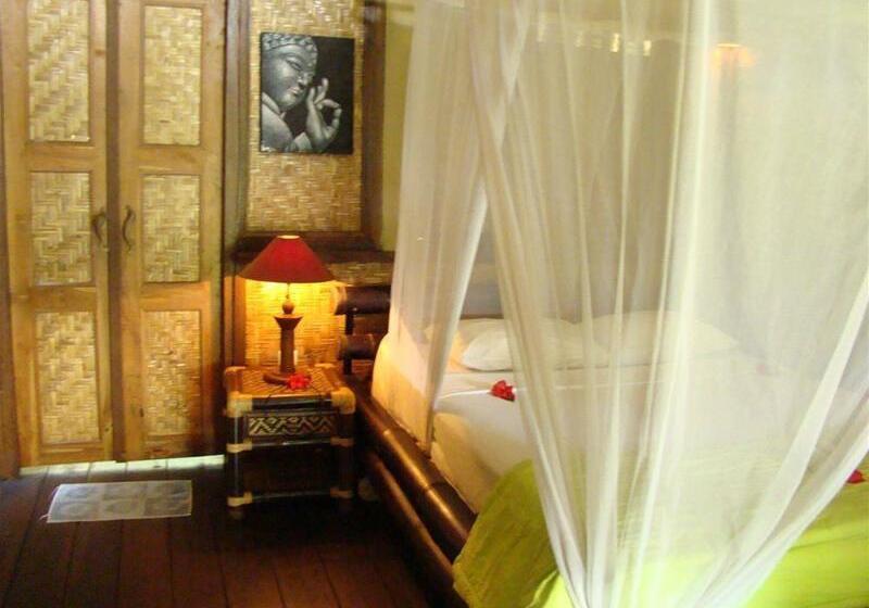 בית מלון כפרי Flower Bud Bungalow Balangan