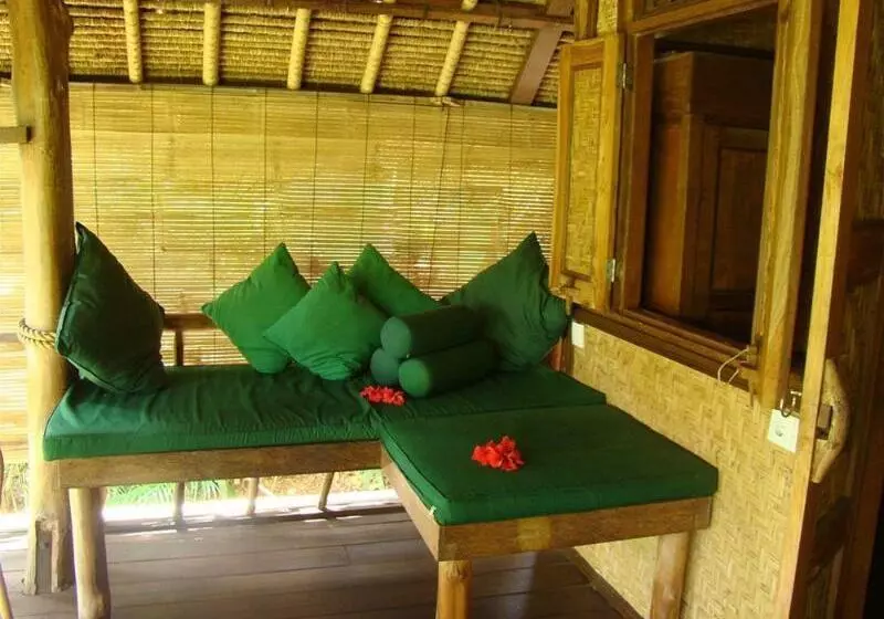 هتل Flower Bud Bungalow Balangan