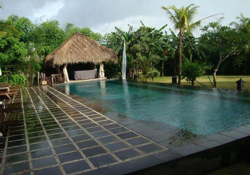 בית מלון כפרי Flower Bud Bungalow Balangan