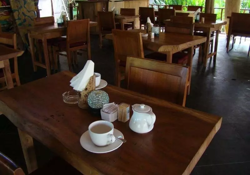 هتل Flower Bud Bungalow Balangan