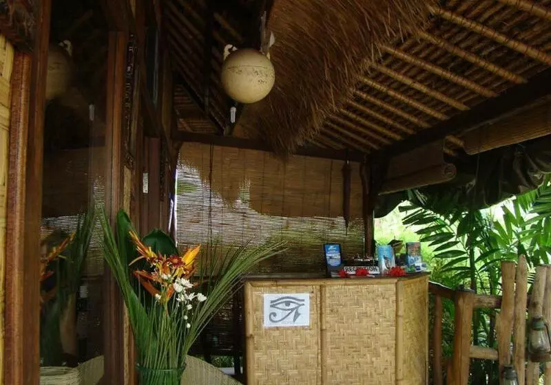 هتل Flower Bud Bungalow Balangan