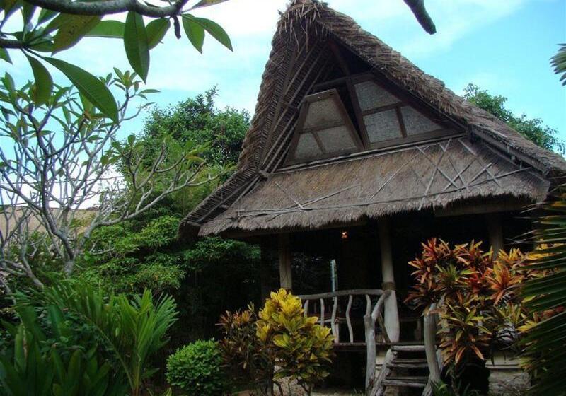 בית מלון כפרי Flower Bud Bungalow Balangan