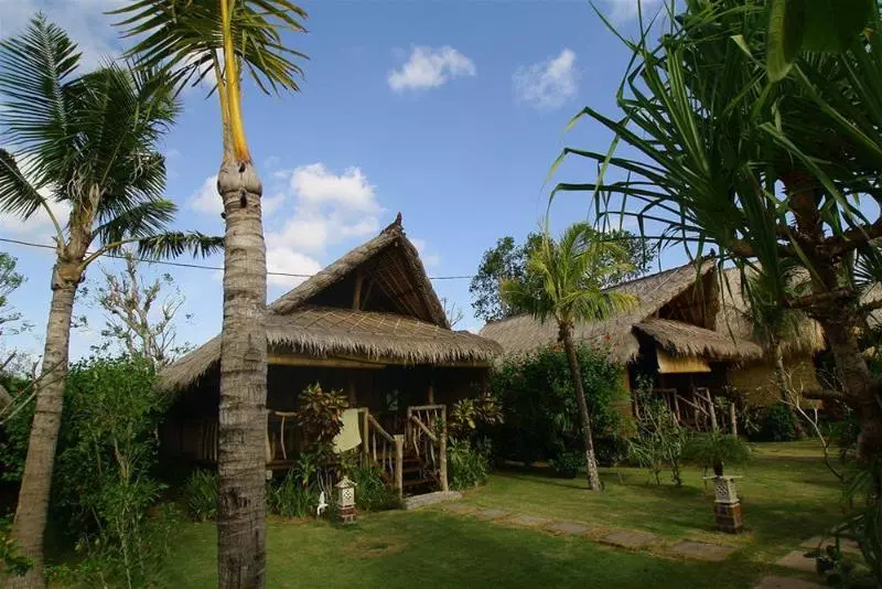 هتل Flower Bud Bungalow Balangan