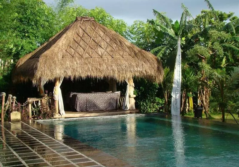 هتل Flower Bud Bungalow Balangan
