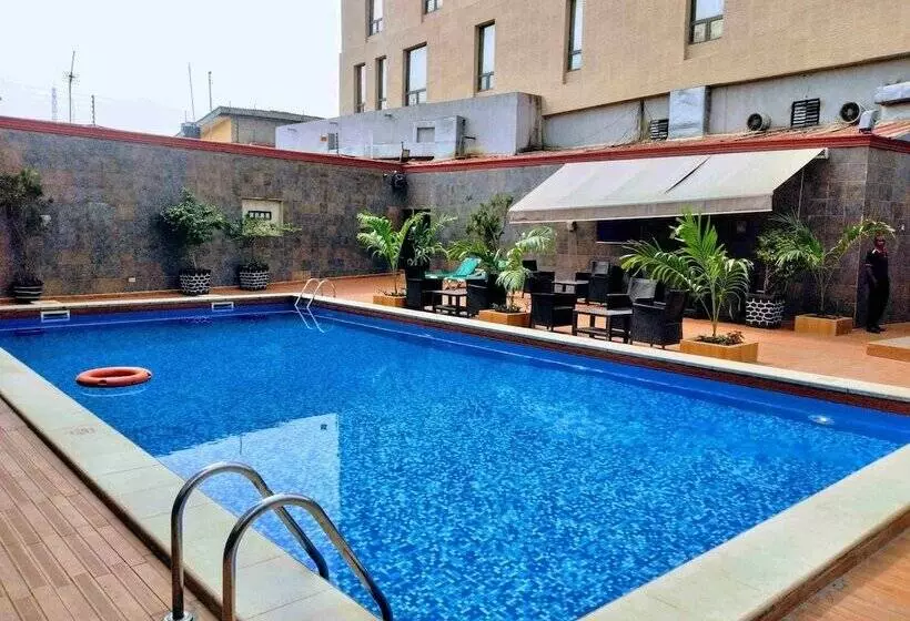 Airport Golden Tulip Hotel