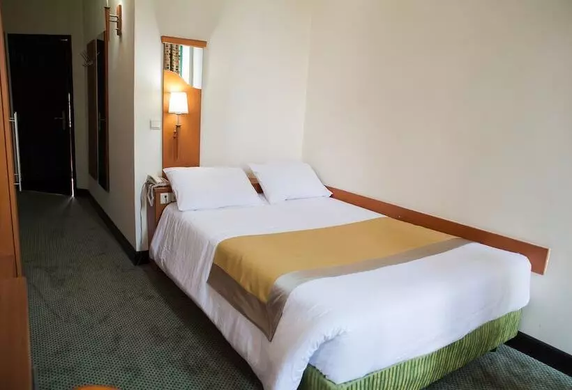 هتل Gorillas City Centre