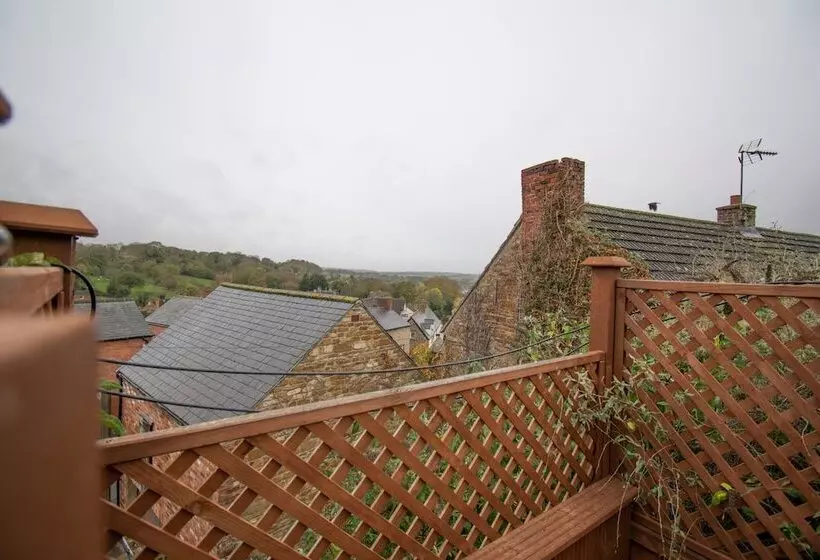 هتل The Royal George