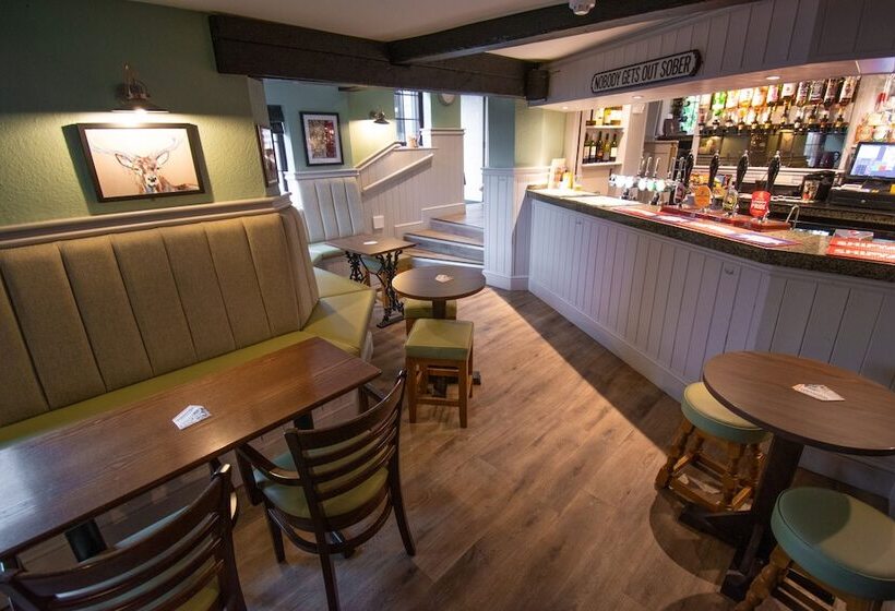 בית מלון כפרי The Royal George