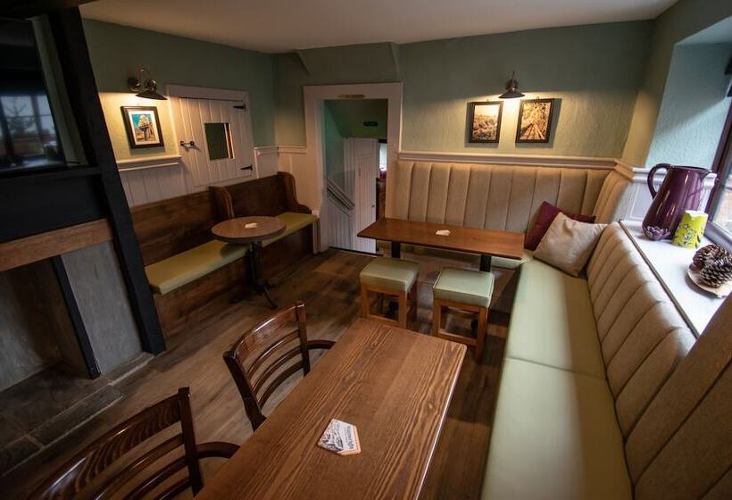 בית מלון כפרי The Royal George