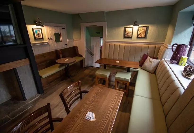 هتل The Royal George