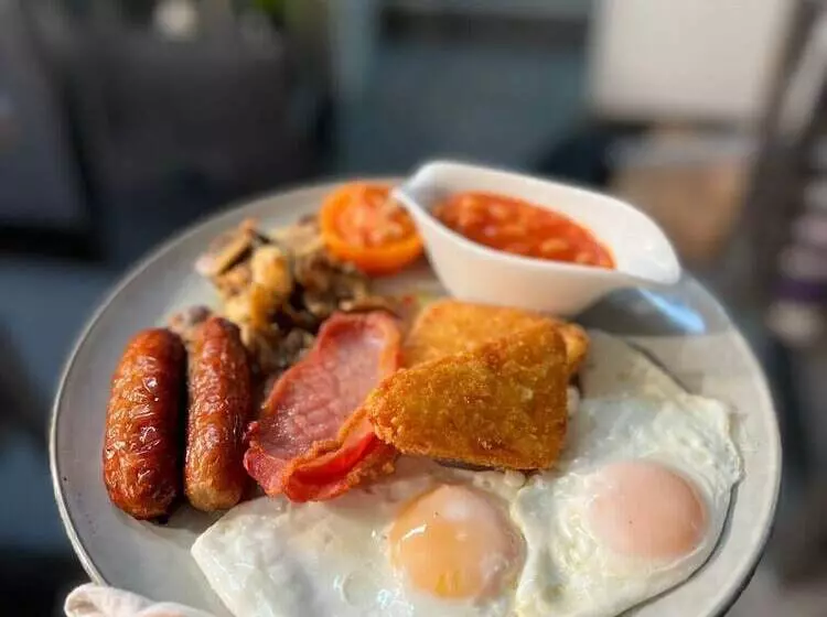 هتل The Royal George