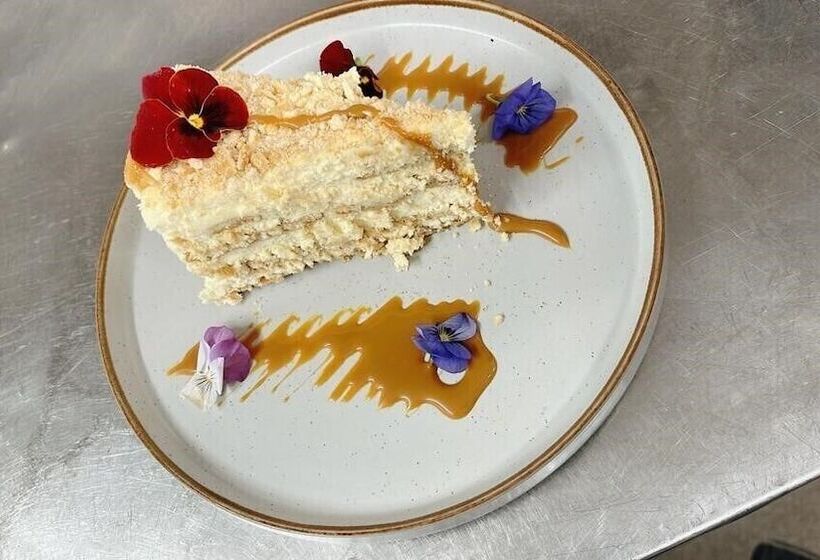 בית מלון כפרי The Royal George