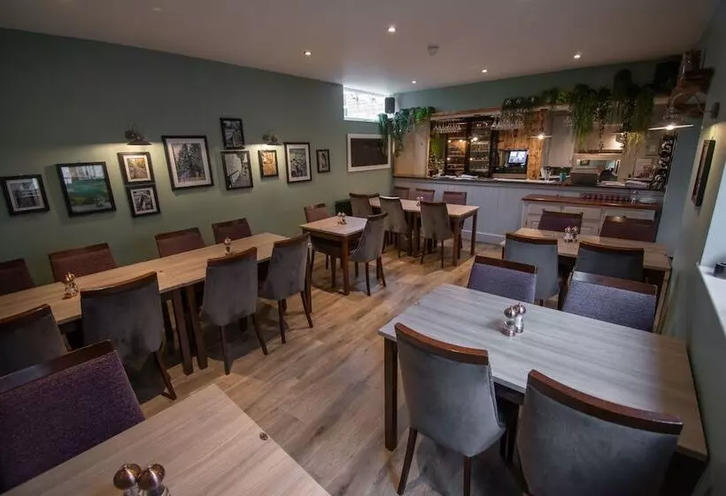 هتل The Royal George