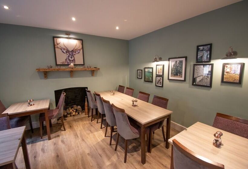 בית מלון כפרי The Royal George