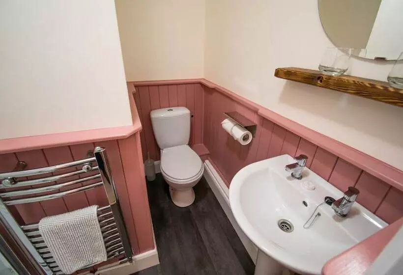 هتل The Royal George