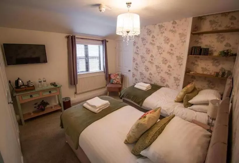 هتل The Royal George