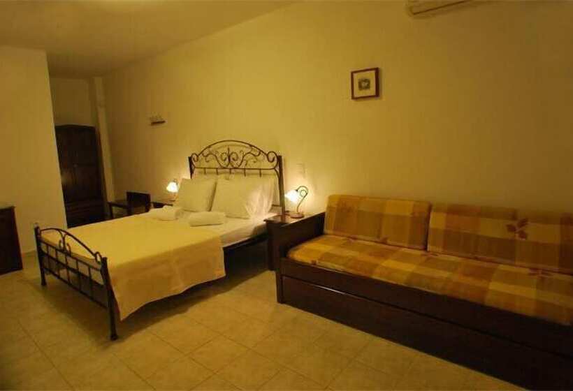 בית מלון כפרי Venikouas