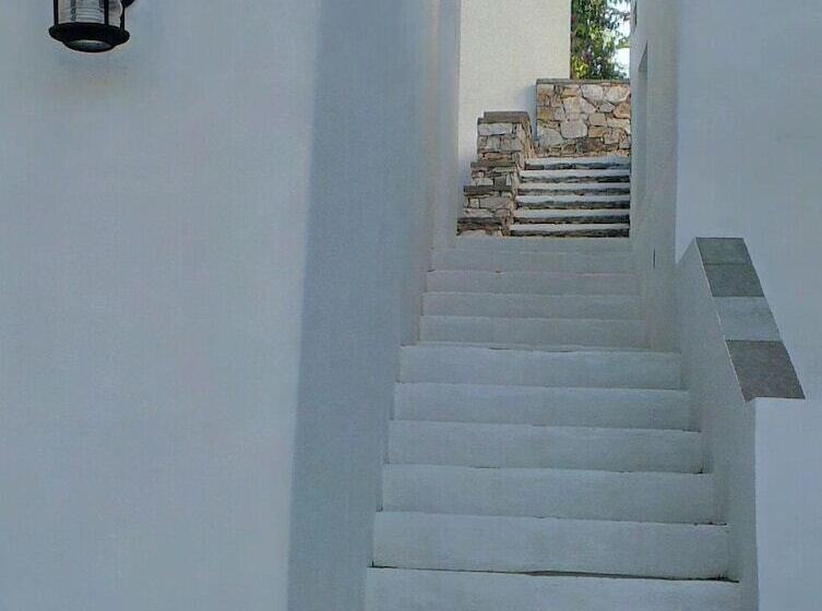 בית מלון כפרי Venikouas