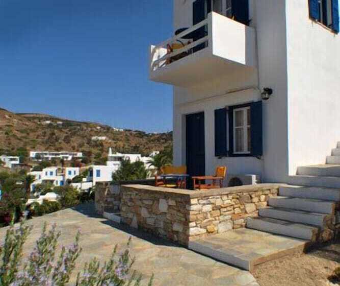 בית מלון כפרי Venikouas