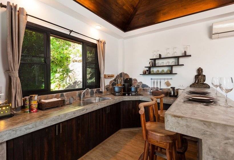 Koh Tao Heights Pool Villas