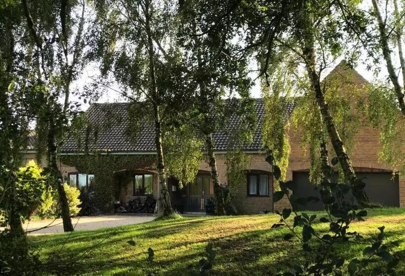 مبيت وإفطار Laundimer House