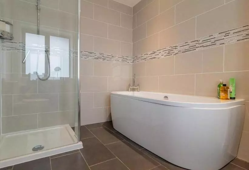 مبيت وإفطار Laundimer House