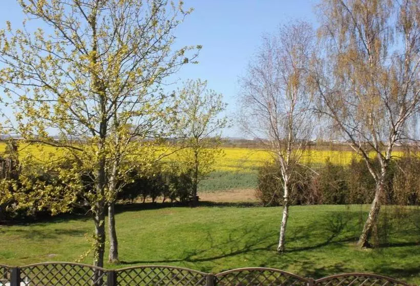 مبيت وإفطار Laundimer House