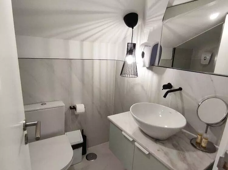 Lisbon Colours Bairro Alto Apartments