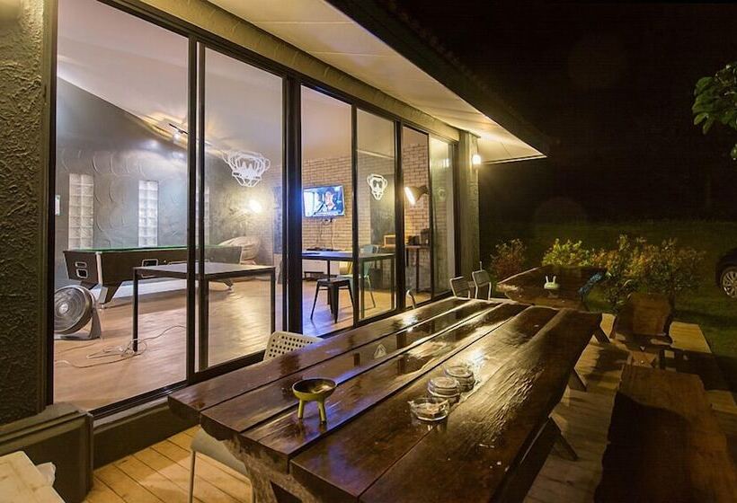 Monkey Dive Hostel Khaolak